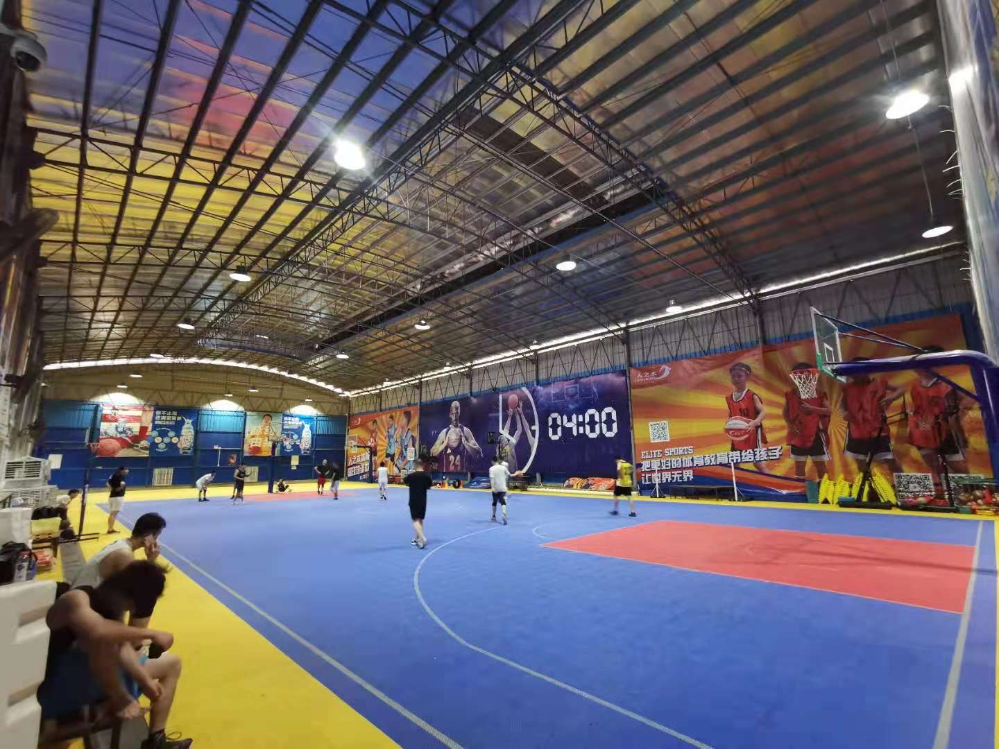运动馆内部