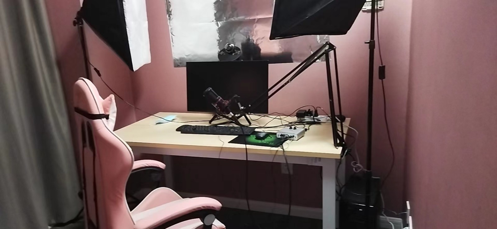 单人直播间，舒适直播环境