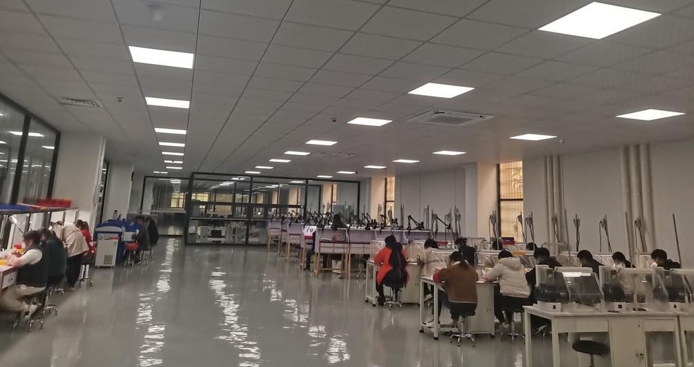 公司环境好，有中央空调，