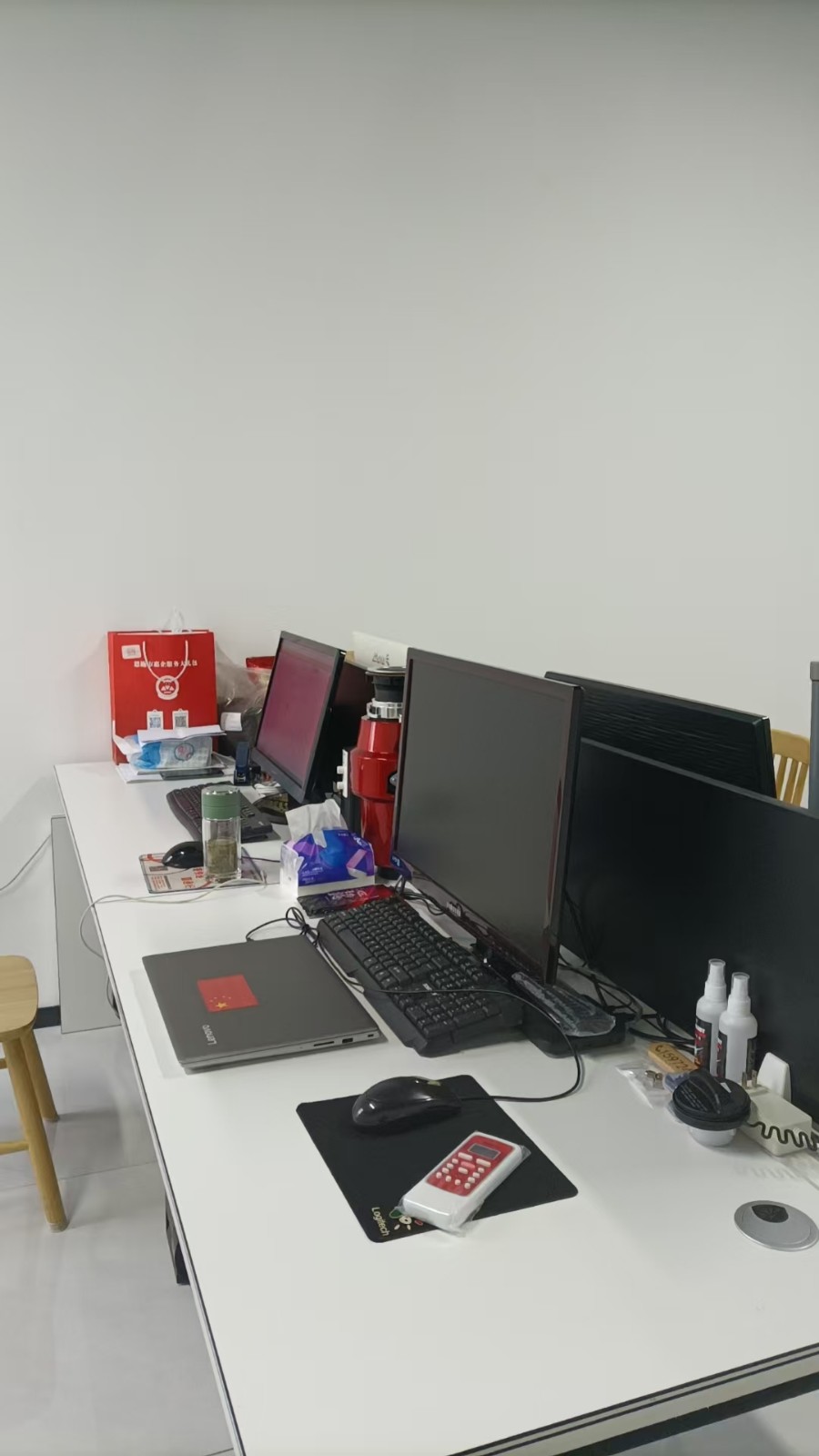办公桌