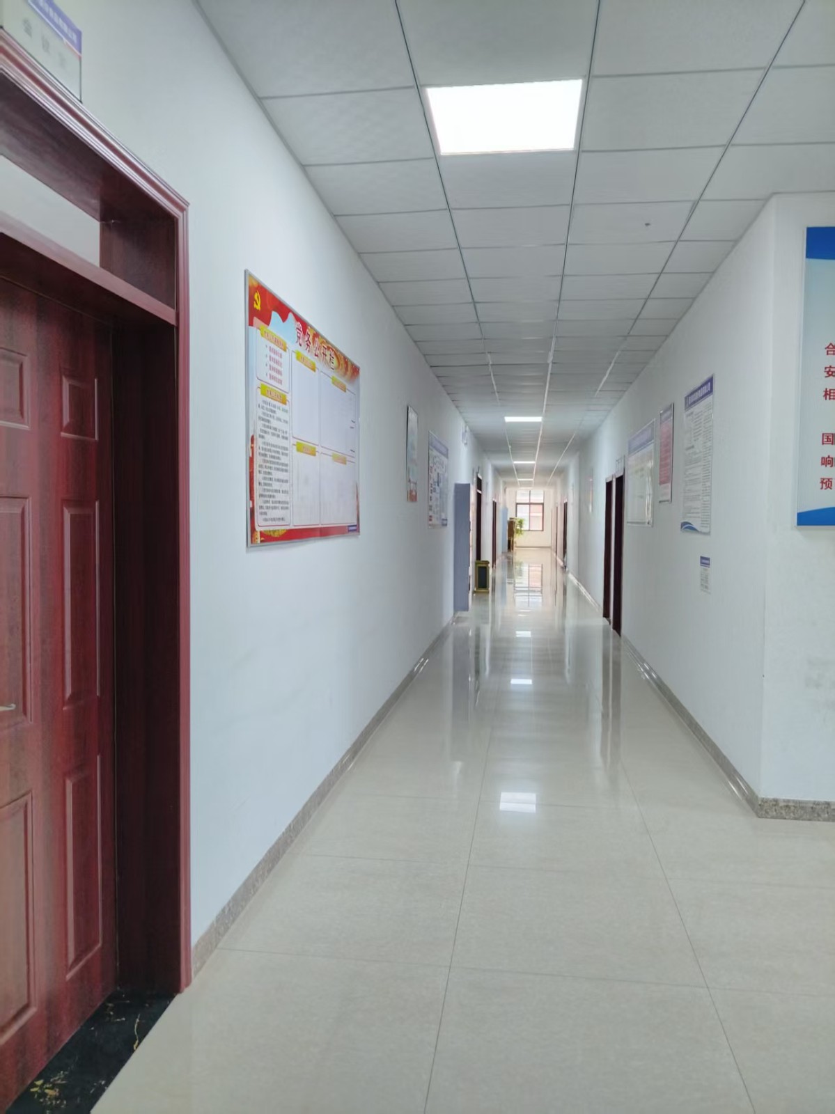 办公区域的走廊