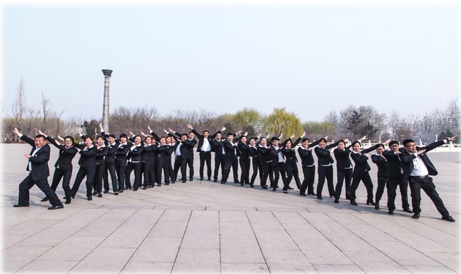 经营理念；坚守“信誉第一、服务第一、质量第一”的服务宗旨；不断开拓出具有朗洁特色的物业管理模式。