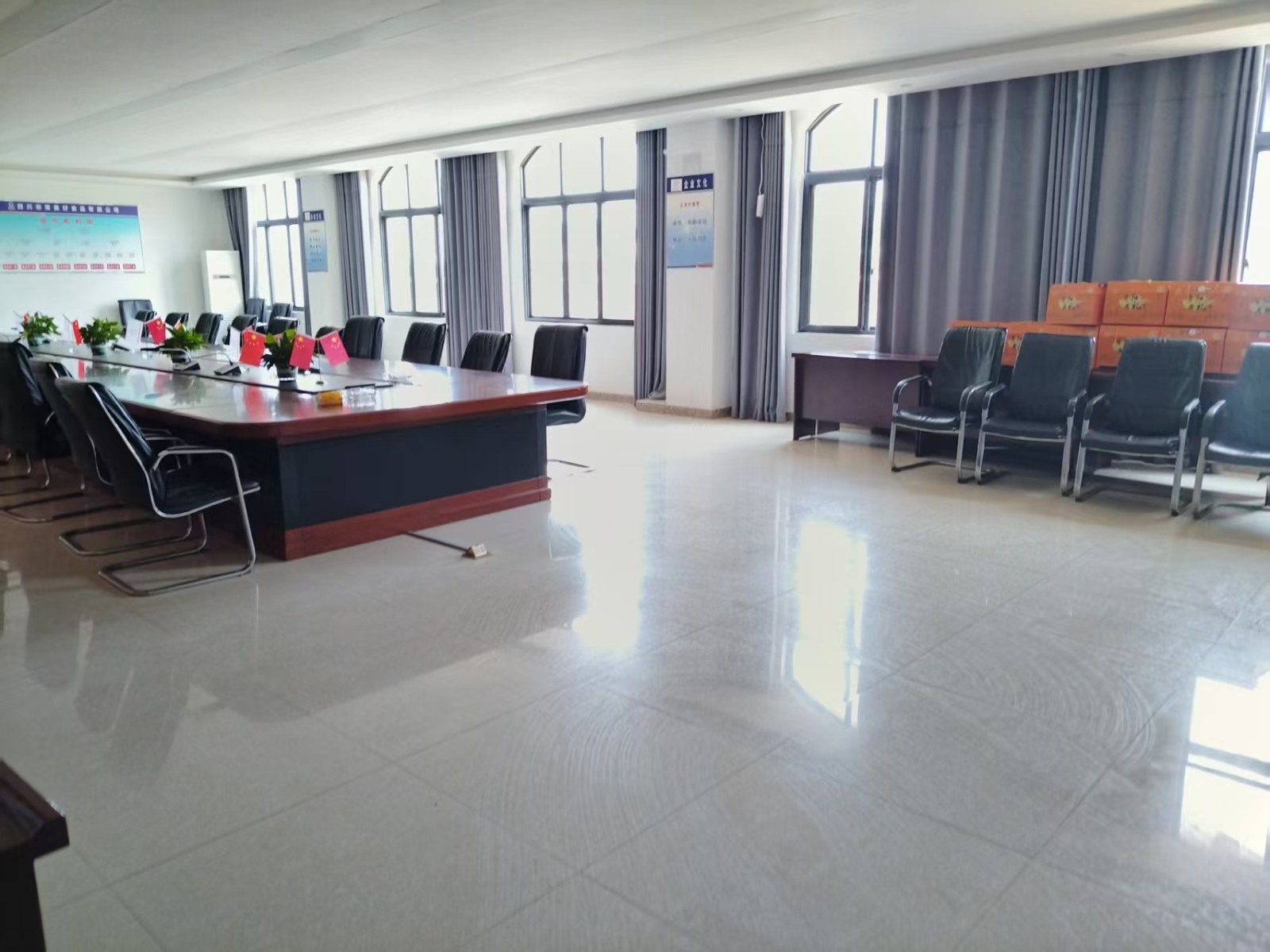 公司的会议室
