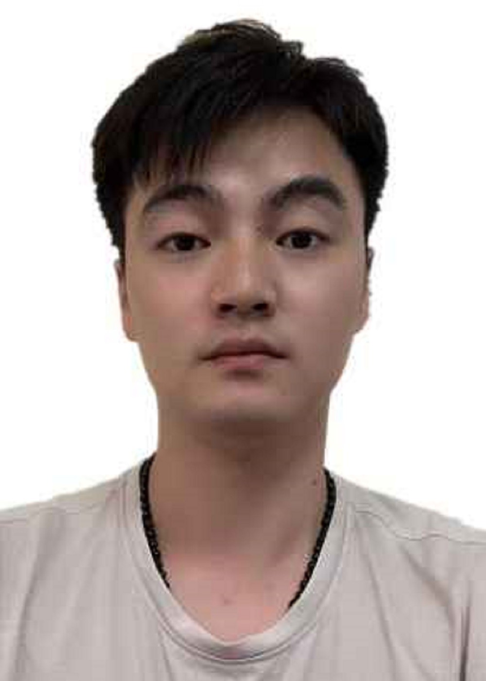 黄先生<span class="p2">2024-10-03</span>照片