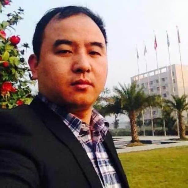 刘先生<span class="p1">今日活跃</span>照片