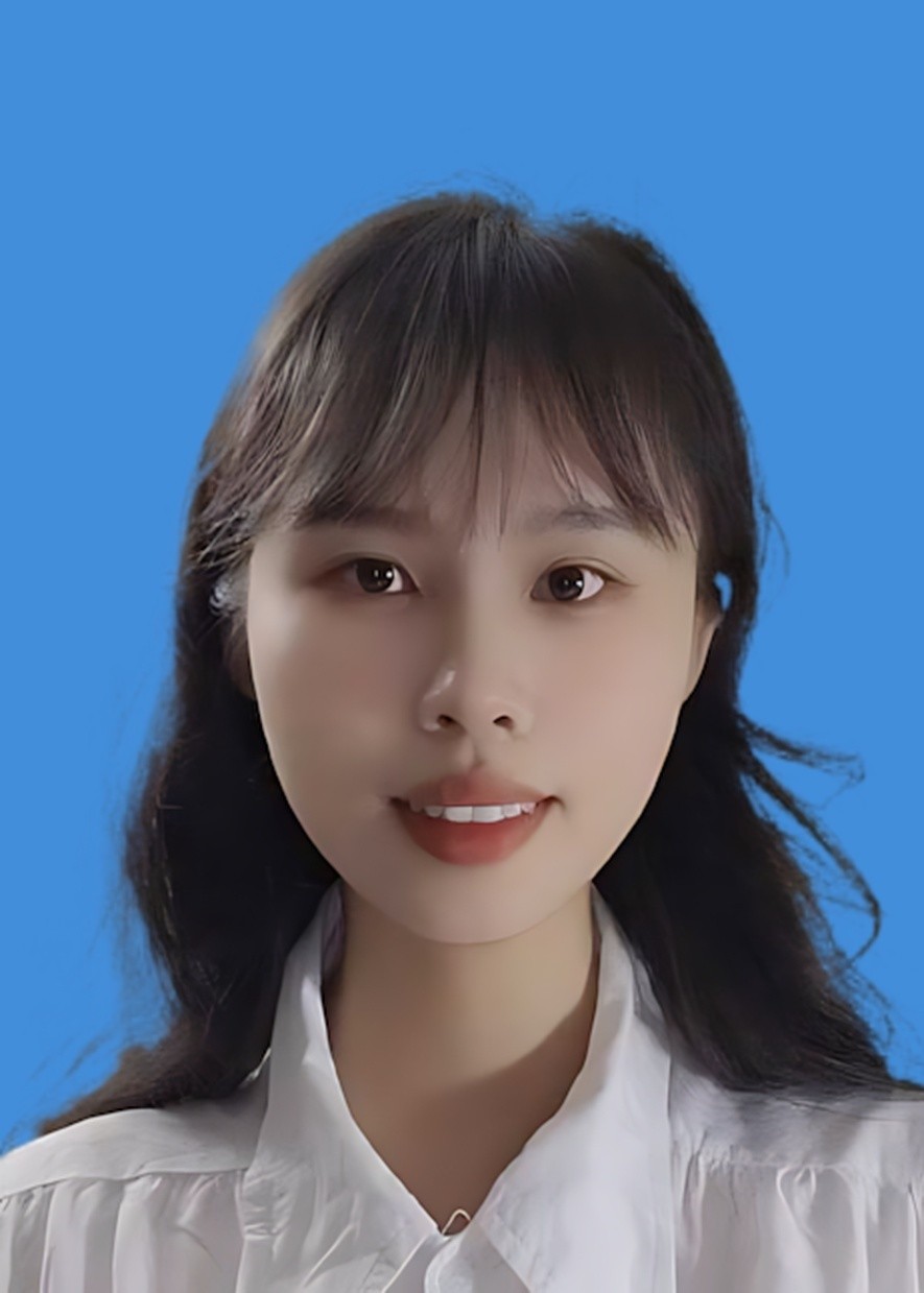 蓝女士<span class="p2">2025-03-19</span>照片