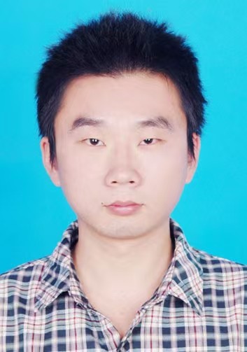 陆先生<span class="p2">2025-07-03</span>照片