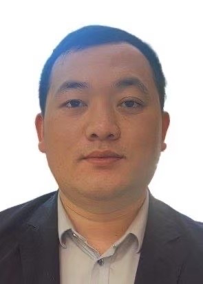 陈先生<span class="p2">本月活跃</span>照片