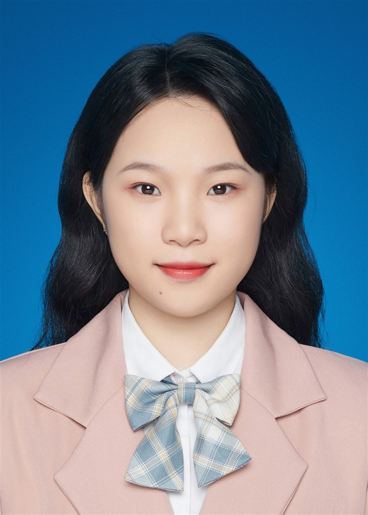 周女士