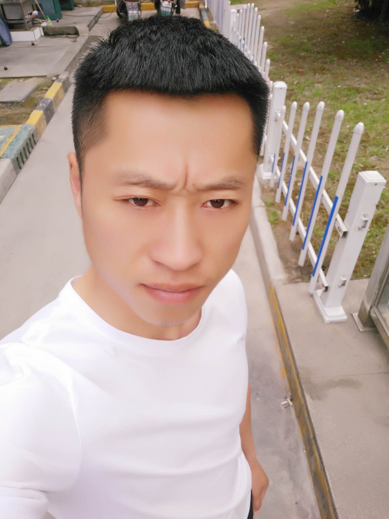 颜先生